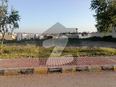 بحریہ ٹاؤن فیز 8 بحریہ ٹاؤن راولپنڈی,راولپنڈی میں 10 مرلہ رہائشی پلاٹ 1.35 کروڑ میں برائے فروخت۔ بحریہ ٹاؤن فیز 8 بحریہ ٹاؤن راولپنڈی,راولپنڈی میں 10 مرلہ رہائشی پلاٹ 1.35 کروڑ میں برائے فروخت۔