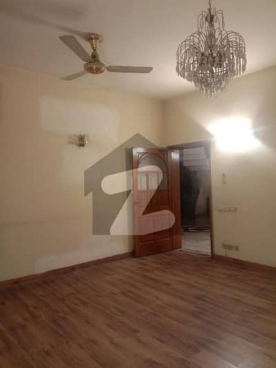 One Kanal Upper Portion Available For Rent In Model Town