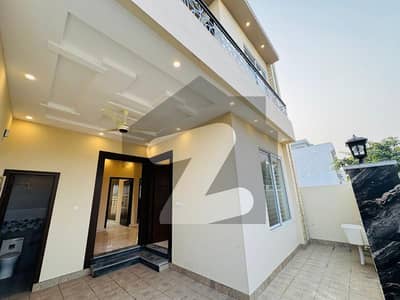 Stunning 05 Marla House Available For Sale