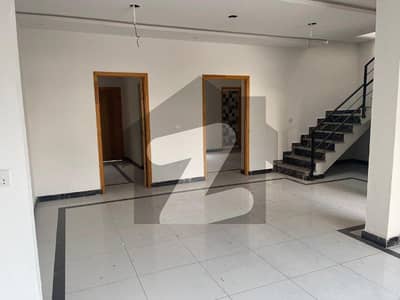 نواب ٹاؤن لاہور میں 3 کمروں کا 5 مرلہ مکان 75.0 ہزار میں کرایہ پر دستیاب ہے۔