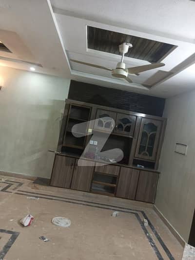 جی ۔ 11 اسلام آباد میں 5 کمروں کا 5 مرلہ مکان 1.72 لاکھ میں کرایہ پر دستیاب ہے۔