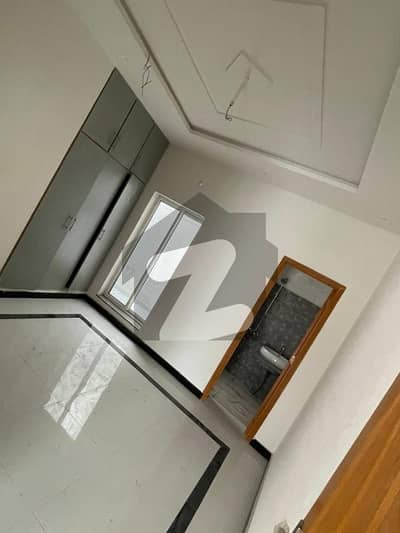 7 MARLA UPPER PORTION AVAILABLE FOR RENT