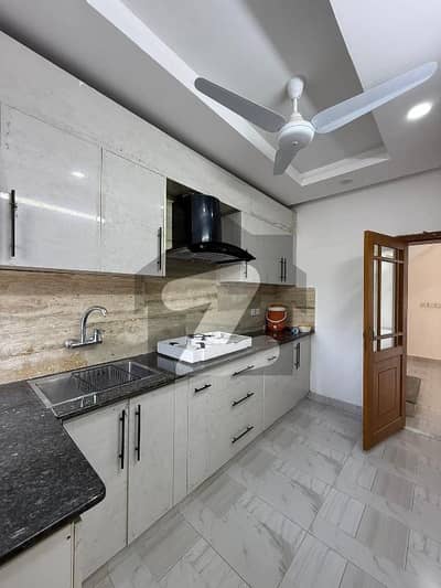 بحریہ انکلیو - سیکٹر ایچ بحریہ انکلیو,بحریہ ٹاؤن,اسلام آباد میں 3 کمروں کا 5 مرلہ مکان 2.6 کروڑ میں برائے فروخت۔