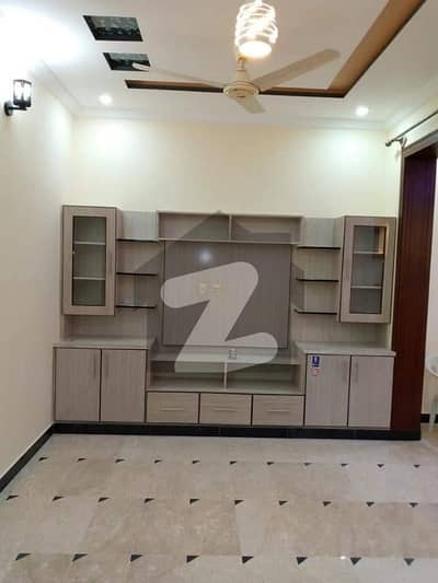 ائیرپورٹ ہاؤسنگ سوسائٹی راولپنڈی میں 3 کمروں کا 5 مرلہ مکان 1.25 کروڑ میں برائے فروخت۔ ائیرپورٹ ہاؤسنگ سوسائٹی راولپنڈی میں 3 کمروں کا 5 مرلہ مکان 1.25 کروڑ میں برائے فروخت۔