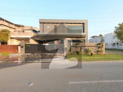 لیک سٹی میڈوز فیز 1 - بلاک بی لیک سٹی میڈوز فیز 1,لیک سٹی میڈوز,لاہور میں 5 کمروں کا 1 کنال مکان 7.65 کروڑ میں برائے فروخت۔