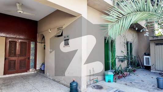 10 Marla Old Cutting House Is Available For Sale In Model Town Block R Lahore