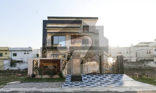 سینٹرل پارک ۔ بلاک اے سینٹرل پارک ہاؤسنگ سکیم,لاہور میں 5 کمروں کا 10 مرلہ مکان 3.87 کروڑ میں برائے فروخت۔