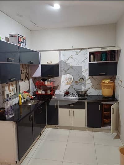 ڈی ایچ اے فیز 2 ایکسٹینشن ڈی ایچ اے ڈیفینس,کراچی میں 3 کمروں کا 5 مرلہ فلیٹ 1.75 کروڑ میں برائے فروخت۔