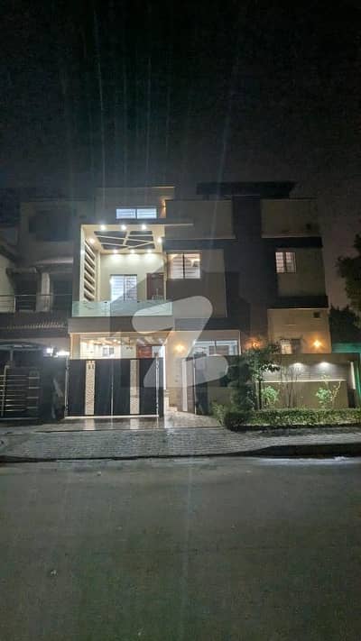 بحریہ آرچرڈ فیز 1 ۔ ایسٹزن بحریہ آرچرڈ فیز 1,بحریہ آرچرڈ,لاہور میں 4 کمروں کا 0 مرلہ مکان 2.15 کروڑ میں برائے فروخت۔