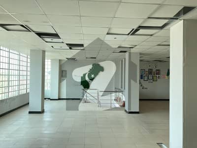 آئی 11/3 آئی ۔ 11,اسلام آباد میں 2 کنال عمارت 10.0 لاکھ میں کرایہ پر دستیاب ہے۔