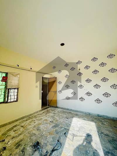 سبزہ زار سکیم لاہور میں 4 کمروں کا 7 مرلہ بالائی پورشن 62.0 ہزار میں کرایہ پر دستیاب ہے۔