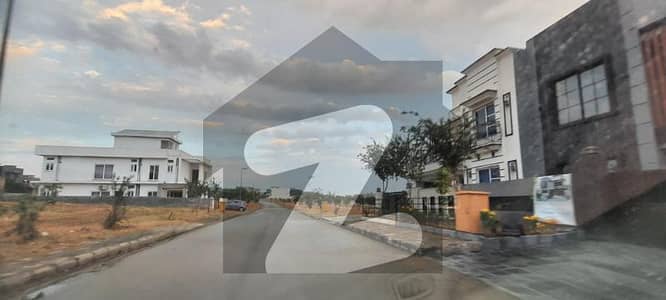 بحریہ ٹاؤن فیز 8 ۔ سیکٹر ایف - 3 بحریہ ٹاؤن فیز 8,بحریہ ٹاؤن راولپنڈی,راولپنڈی میں 10 مرلہ رہائشی پلاٹ 86.0 لاکھ میں برائے فروخت۔