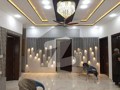 ماسٹر سٹی ہاؤسنگ سکیم گوجرانوالہ میں 5 کمروں کا 10 مرلہ مکان 4.45 کروڑ میں برائے فروخت۔