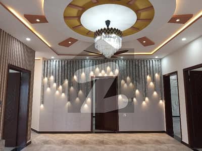 ماسٹر سٹی ہاؤسنگ سکیم گوجرانوالہ میں 5 کمروں کا 10 مرلہ مکان 4.5 کروڑ میں برائے فروخت۔