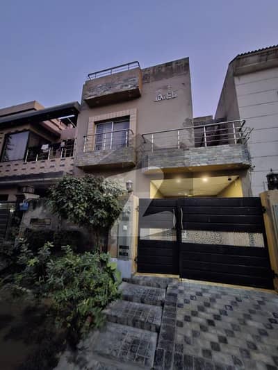 پیراگون سٹی لاہور میں 3 کمروں کا 5 مرلہ مکان 2.1 کروڑ میں برائے فروخت۔