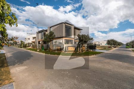 1 KANAL FULL LUXURIOUS HOUSE WITH BASEMENT FOR RENT AT PRIME LOCATION OF DHA PHASE 6