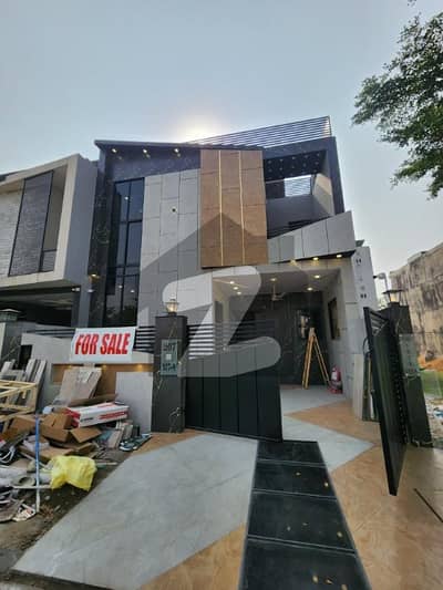 لیک سٹی رائیونڈ روڈ,لاہور میں 6 کمروں کا 7 مرلہ مکان 4.35 کروڑ میں برائے فروخت۔