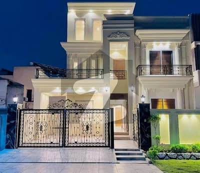 سٹی ہاؤسنگ سوسائٹی گوجرانوالہ میں 5 کمروں کا 10 مرلہ مکان 4.5 کروڑ میں برائے فروخت۔