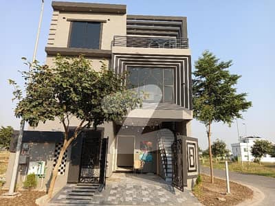 رئیل پام سٹی ایمن آباد موڑ,گوجرانوالہ میں 4 کمروں کا 5 مرلہ مکان 2.1 کروڑ میں برائے فروخت۔