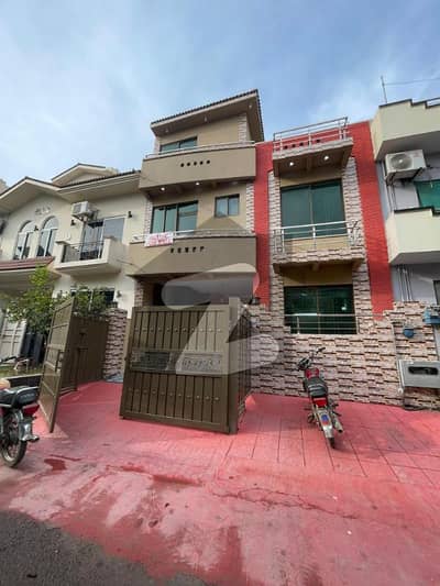 جی ۔ 13/4 جی ۔ 13,اسلام آباد میں 4 کمروں کا 4 مرلہ مکان 3.4 کروڑ میں برائے فروخت۔