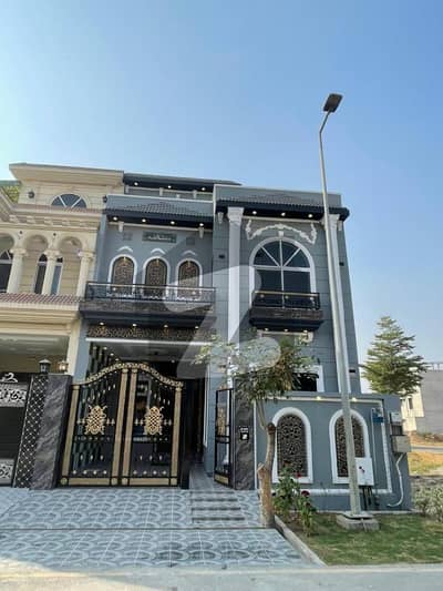 رئیل پام سٹی ایمن آباد موڑ,گوجرانوالہ میں 4 کمروں کا 5 مرلہ مکان 1.95 کروڑ میں برائے فروخت۔