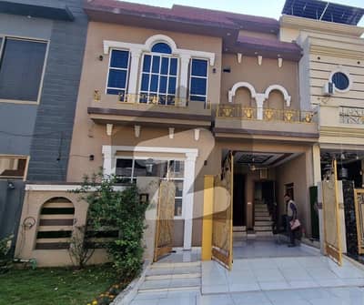 سٹی ہاؤسنگ فیز 1 - بلاک ڈی ڈی سٹی ہاؤسنگ ۔ فیز 1,سٹی ہاؤسنگ سوسائٹی,گوجرانوالہ میں 4 کمروں کا 5 مرلہ مکان 2.0 کروڑ میں برائے فروخت۔