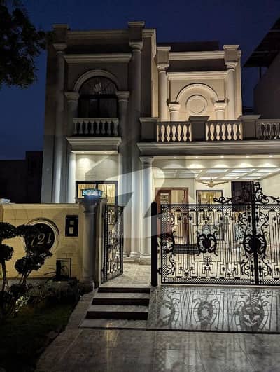 لیک سٹی ۔ سیکٹر ایم ۔ 5 لیک سٹی,رائیونڈ روڈ,لاہور میں 3 کمروں کا 10 مرلہ بالائی پورشن 1.0 لاکھ میں کرایہ پر دستیاب ہے۔