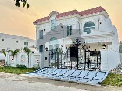 سٹی ہاؤسنگ سوسائٹی گوجرانوالہ میں 6 کمروں کا 1 کنال مکان 7.0 کروڑ میں برائے فروخت۔