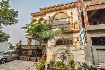 ڈی ایچ اے فیز 6 ڈیفنس (ڈی ایچ اے),لاہور میں 4 کمروں کا 5 مرلہ مکان 2.59 کروڑ میں برائے فروخت۔