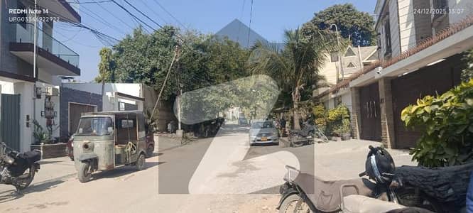 شہید ملت روڈ کراچی میں 4 کمروں کا 9 مرلہ فلیٹ 6.25 کروڑ میں برائے فروخت۔