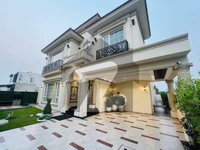 ڈی ایچ اے فیز 7 - بلاک ڈبلیو فیز 7,ڈیفنس (ڈی ایچ اے),لاہور میں 5 کمروں کا 1 کنال مکان 11.0 کروڑ میں برائے فروخت۔