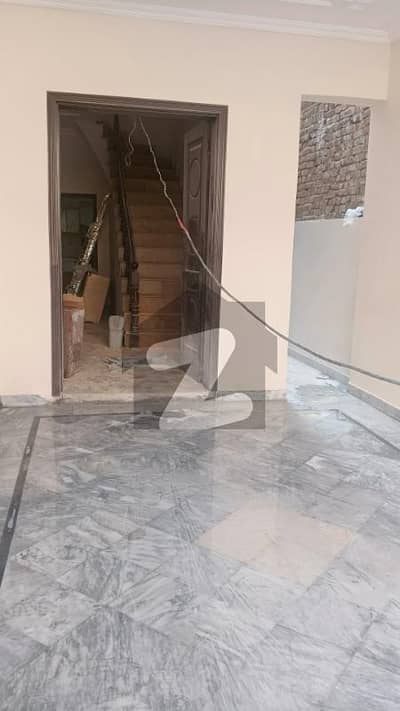 جوہر ٹاؤن فیز 1 جوہر ٹاؤن,لاہور میں 4 کمروں کا 10 مرلہ مکان 4.1 کروڑ میں برائے فروخت۔