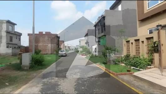 3-Marla Plot Best Opportunity Near To School for Hot Location For Sale In NewLahoreCity Near To Bahria Town Lahore LDA Approved Society