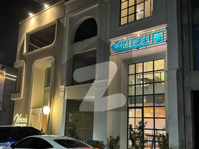 گرین ایونیو کمرشل کینال روڈ,فیصل آباد میں 3 مرلہ عمارت 4.4 کروڑ میں برائے فروخت۔