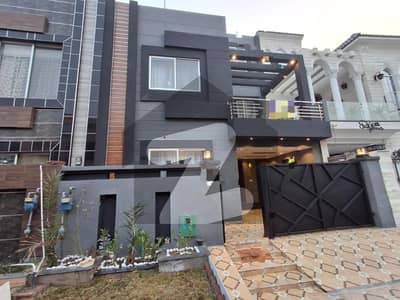 Beautiful 5 Marla Like-Brand Used House in AA Block Near Beaconhouse & Rainbow Cash & Carry