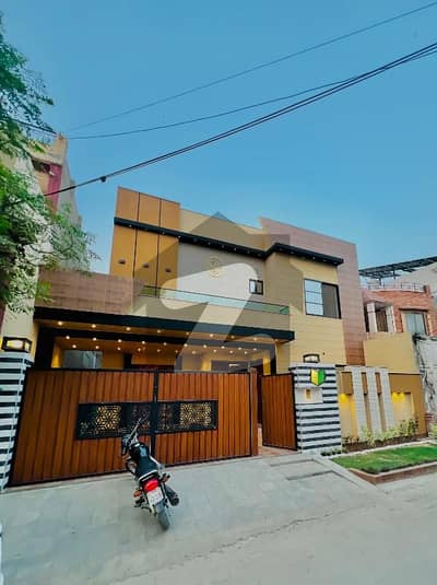 ستیانہ روڈ فیصل آباد میں 5 کمروں کا 10 مرلہ مکان 3.15 کروڑ میں برائے فروخت۔