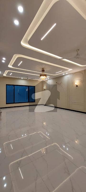 1 Kanal Designer House For Sale (Face to Face Meetup possible With Owner)