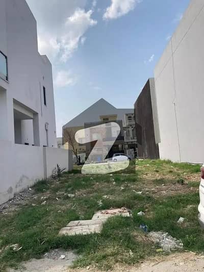 ڈی ایچ اے 9 ٹاؤن - بلاک ای ڈی ایچ اے 9 ٹاؤن,ڈی ایچ اے ڈیفینس,لاہور میں 5 مرلہ رہائشی پلاٹ 83.0 لاکھ میں برائے فروخت۔