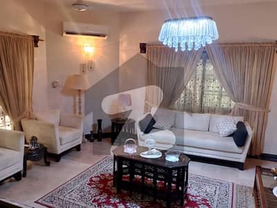 ڈی ایچ اے فیز 6 ڈی ایچ اے ڈیفینس,کراچی میں 5 کمروں کا 1 کنال مکان 11.75 کروڑ میں برائے فروخت۔