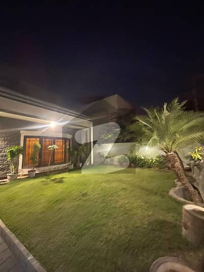 500-Yard Dream Home: Your Luxury Oasis Awaits