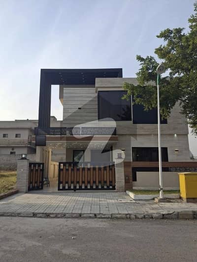 10 Marla House Is Available For Rent In Bahria Town Phase 8 Rawalpindi