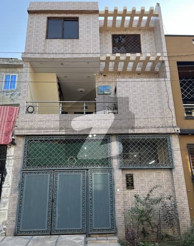 الاحمد گارڈن ہاوسنگ سکیم جی ٹی روڈ,لاہور میں 4 کمروں کا 4 مرلہ مکان 1.3 کروڑ میں برائے فروخت۔