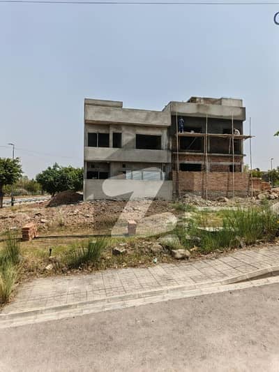 10 Marla Plot Best for Investment & Living