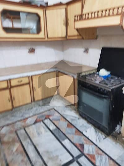 سیٹیلائیٹ ٹاؤن - بلاک سی سیٹیلائیٹ ٹاؤن,راولپنڈی میں 3 کمروں کا 12 مرلہ زیریں پورشن 85.0 ہزار میں کرایہ پر دستیاب ہے۔