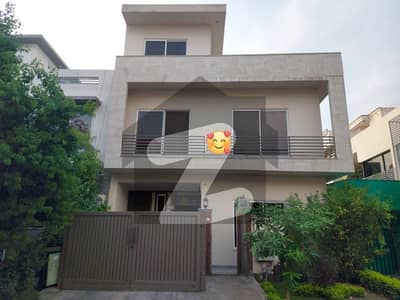 A Spacious 4 Marla Upper Portion In D-12/3