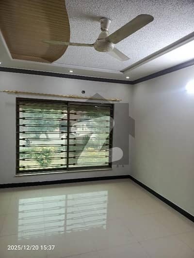 10 marla house available for sale in bahria town phase 2