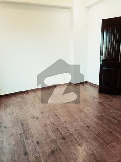 10 MARLA 3 BEDROOM NEW APARTMENT AVAILABLE FOR RENT