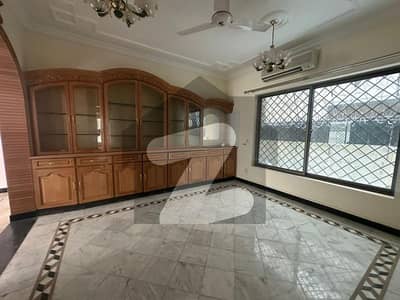 F-7 Beautiful House For Sale, 5 bedrooms with baths, Size 50x90, Price 32Crore