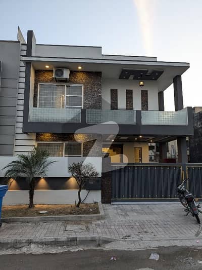 10 Marla House Available For Sale In Bahria Town Phase 4