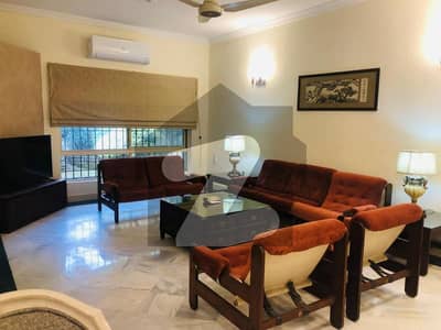 ڈپلومیٹک انکلیو اسلام آباد میں 2 کمروں کا 6 مرلہ فلیٹ 3.8 لاکھ میں کرایہ پر دستیاب ہے۔